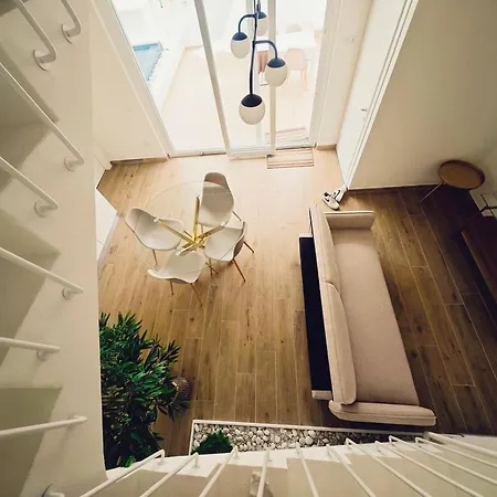 Ikebana Villa Porto Pino